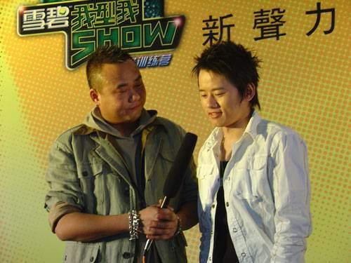 张杰唱《北斗星的爱》悼念苟伟