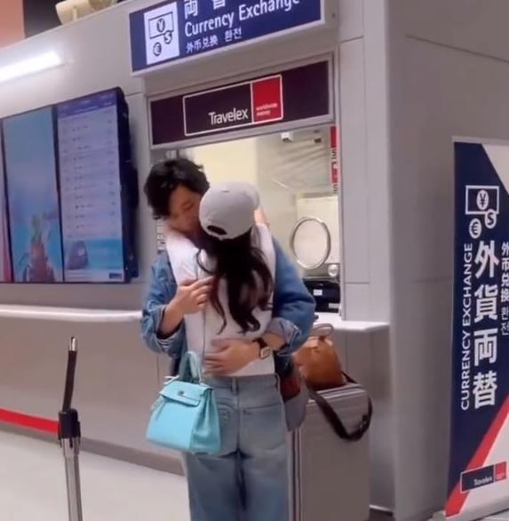 陈乔恩吐槽香港机场地勤