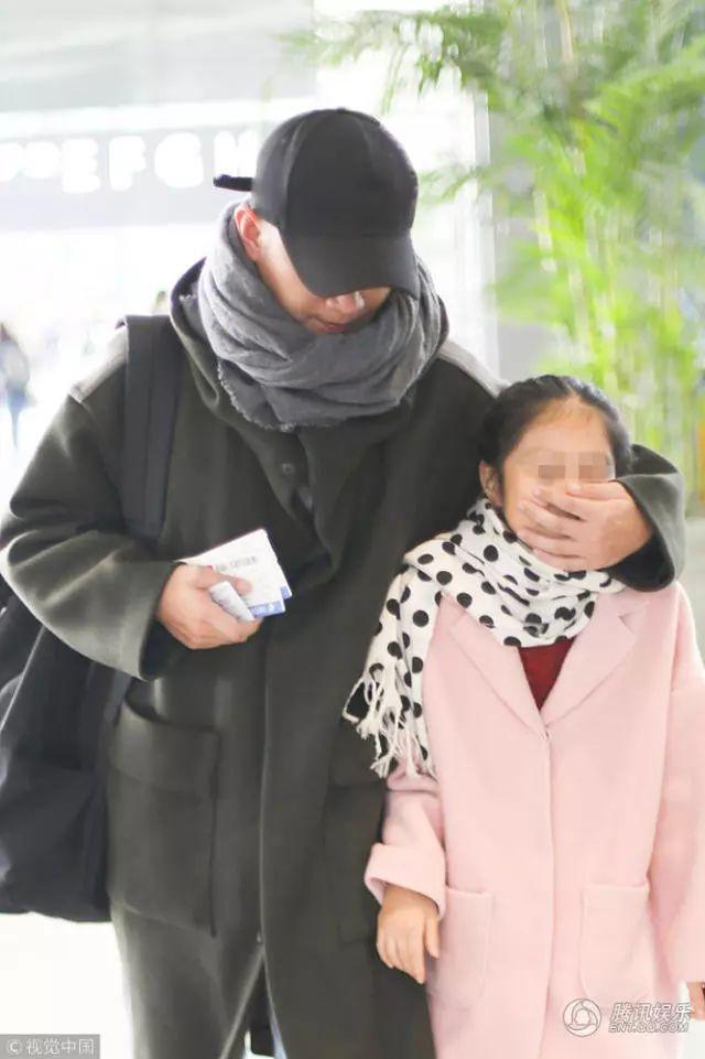 孙俪女儿拉丁舞夺冠后被男老师亲脸，引发热议！背后真相令人深思
