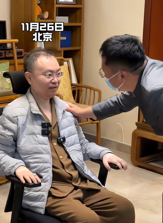 蔡磊近况曝光 笑容依旧温暖