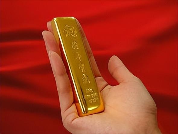 男子梦见已故妈妈藏金条就把墙砸了
