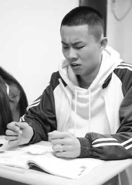为救同学缺考小伙将参加副题考试