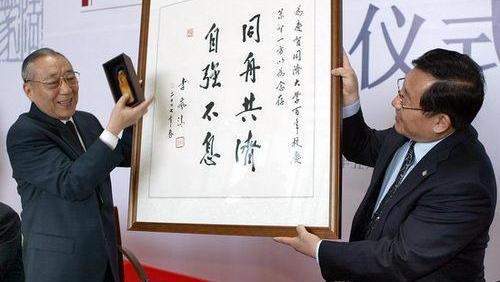 天津美院院长：现在的广告字体太丑了，设计界该醒醒了！