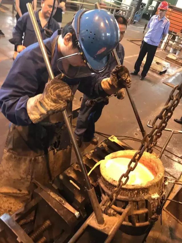 铼金冒充黄金骗40万