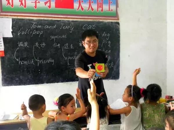 男童失踪13天 志愿者凌晨崩溃哭泣：一场与时间赛跑的救援行动