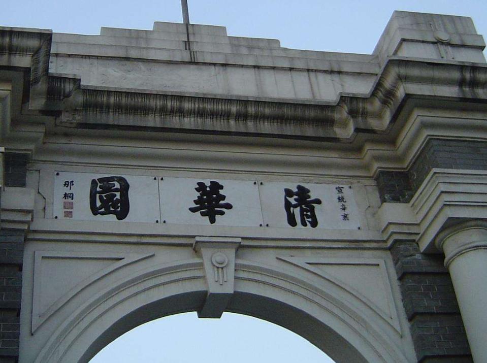 美国强风暴致27死 大片建筑变废墟