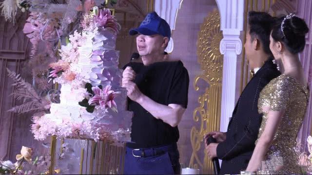 朱时茂现身汪小菲婚礼 遇记者速逃离