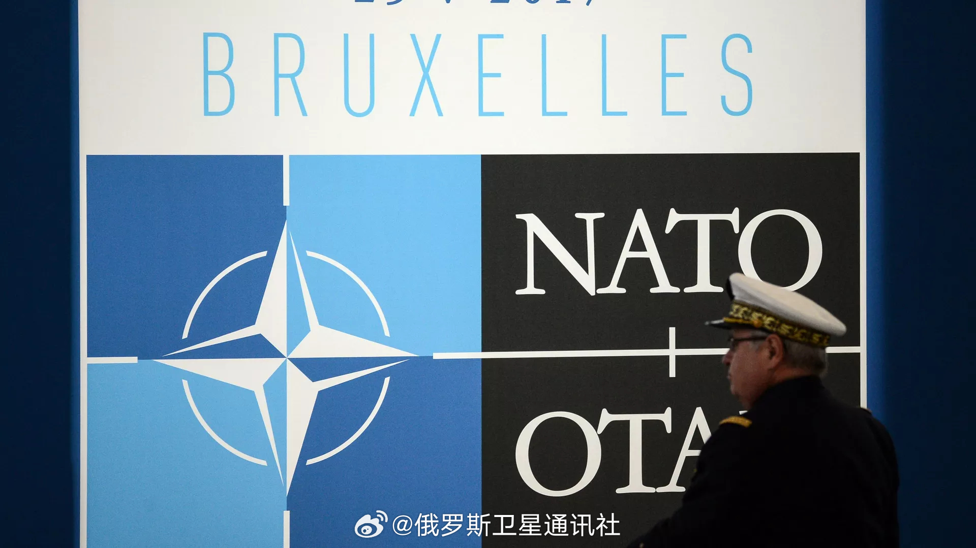 俄称乌国内出售北约对乌军培训手册