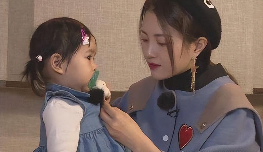 包贝尔包文婧二胎出生