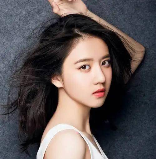 李凯馨发视频回应“辱骂国人”争议