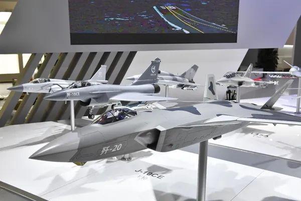 歼-10CE登上中国展台C位