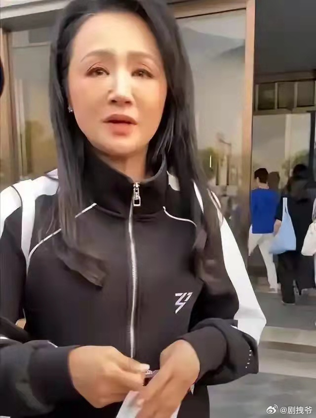 51岁曹颖自曝患胃癌
