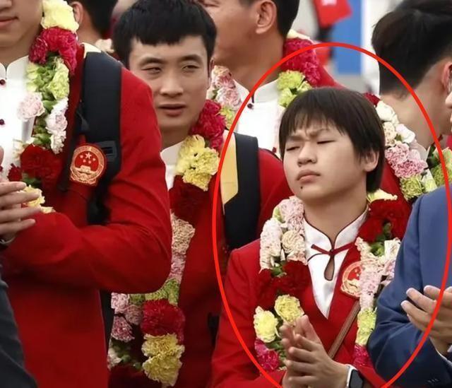 "别动！NO！"孙颖莎怒斥工作人员碰餐盘事件引热议！背后原因令人震惊