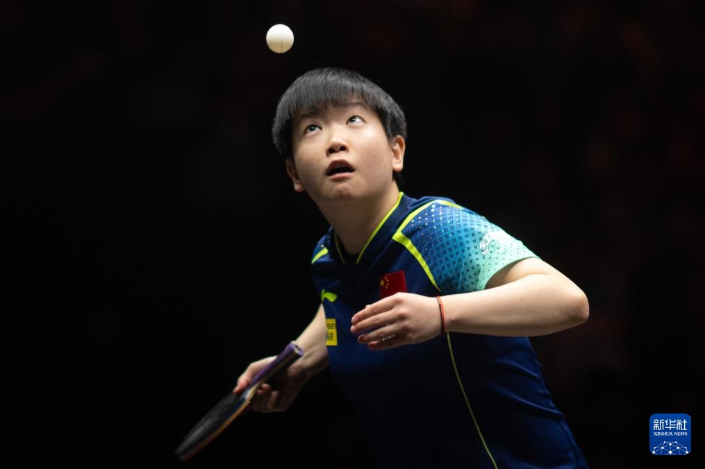 孙颖莎打得韩国选手怀疑起了球拍！国乒小魔王究竟有多强？