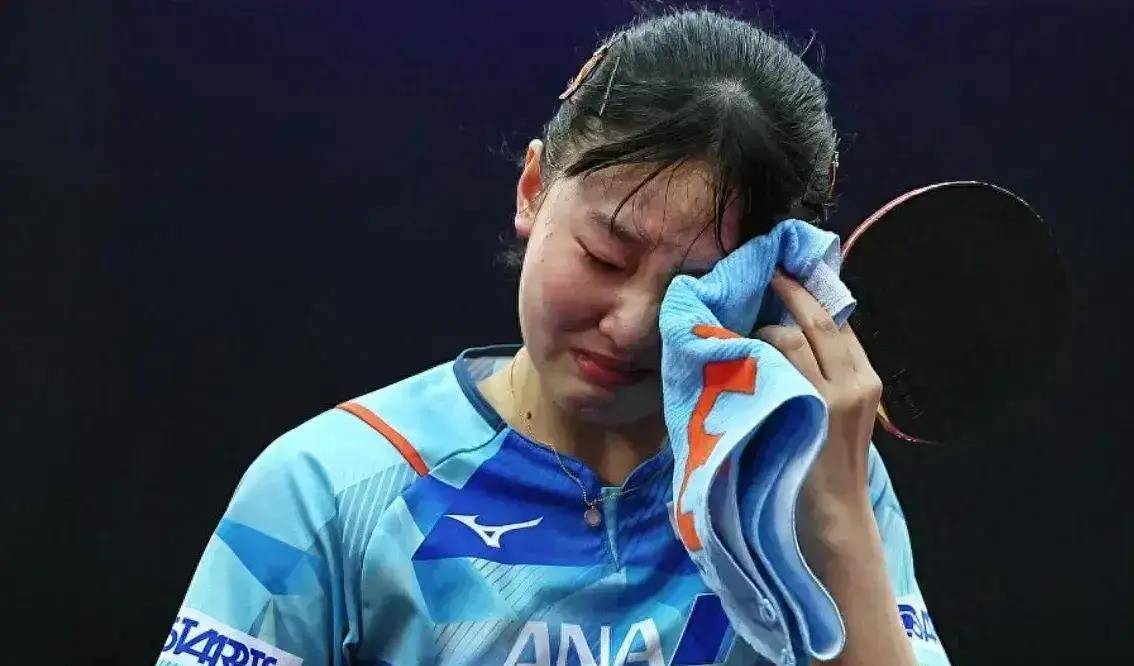 王曼昱霸气回应打哭张本美和！赛后采访透露关键内幕，球迷炸锅了！