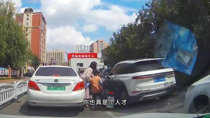 惊险！高速上演刀片超车引热议，这些危险操作你中招了吗？