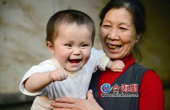 "奇迹宝宝亲属反目"背后：一场亲情与利益的撕裂战！真相令人心碎