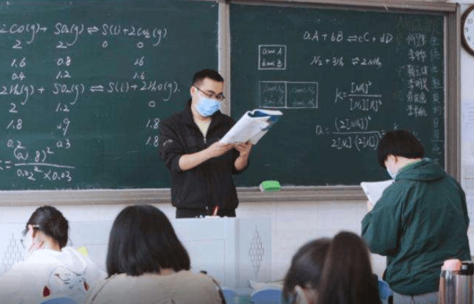 震惊！高中生与教授父亲共同署名发3篇SCI，背后真相令人深思！