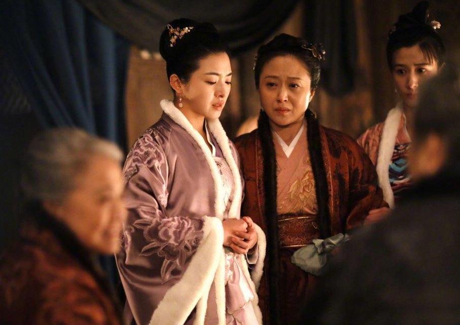"震惊！不是母子 不是考公 不是舍不得打车，这背后的真相竟如此扎心！"