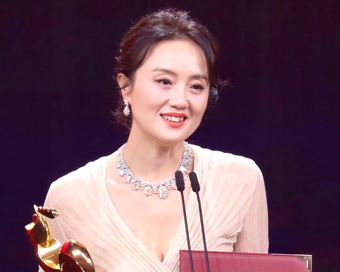 李乃文话剧结束发言悼念朱媛媛：深情告别背后的故事与哀思