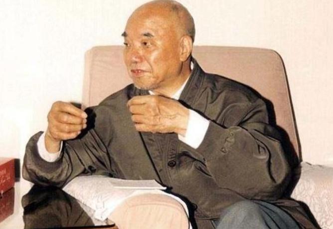 悲痛！送孙子上学被撞身亡，谁该为这场悲剧负责？