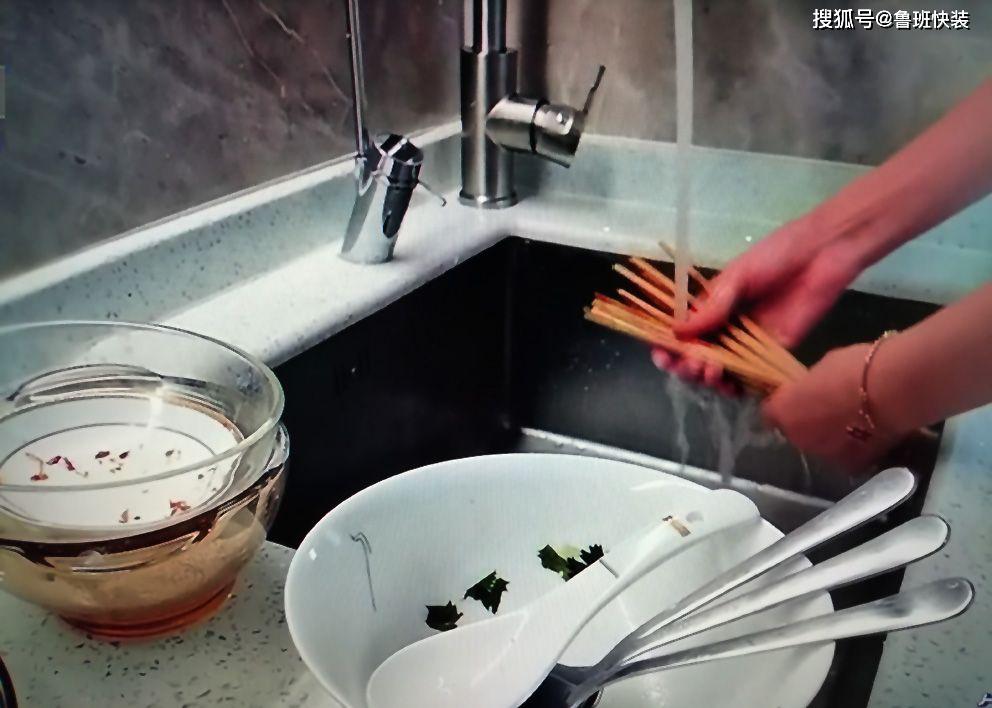 🔥震惊！饭前烫碗到底靠不靠谱？专家最新研究结果让人大跌眼镜！