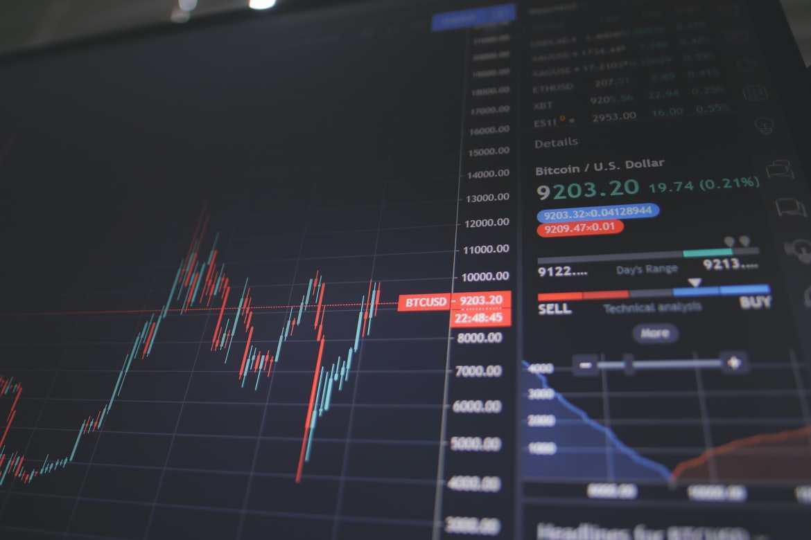 黄仁勋终于告别股价下跌魔咒！英伟达逆袭背后的秘密大公开