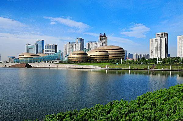 震惊！这个中部大省 拼命“抢人”，背后藏着什么秘密？